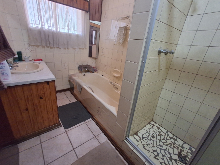 5 Bedroom Property for Sale in Bedelia Free State